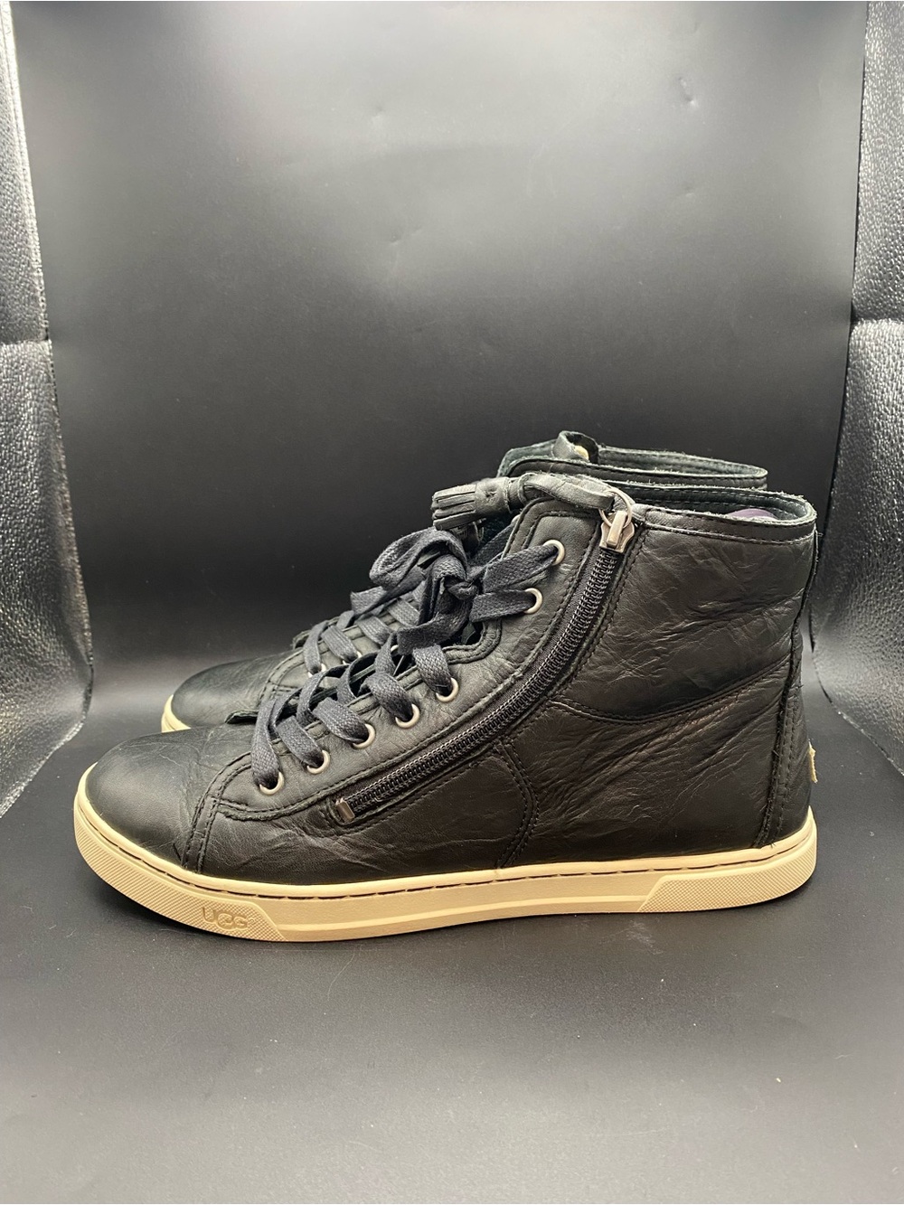 Ugg Women’s 10 Black Blaney Hi Top Black Leather Side Zip Lace Up Tassle